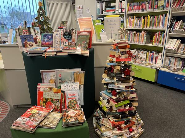 Bücher-Weihnachtsbaum